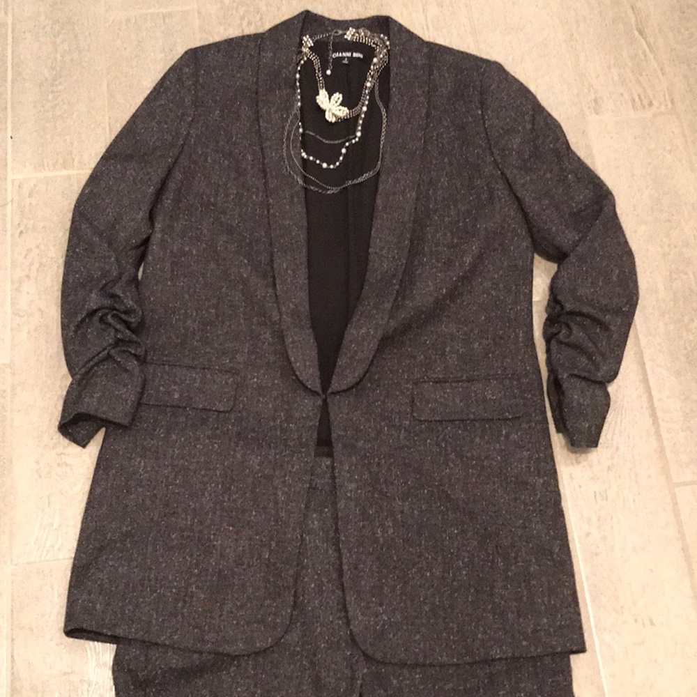 Gianni Bini Jemma suit. Blazer with pants. - Picture 4 of 8